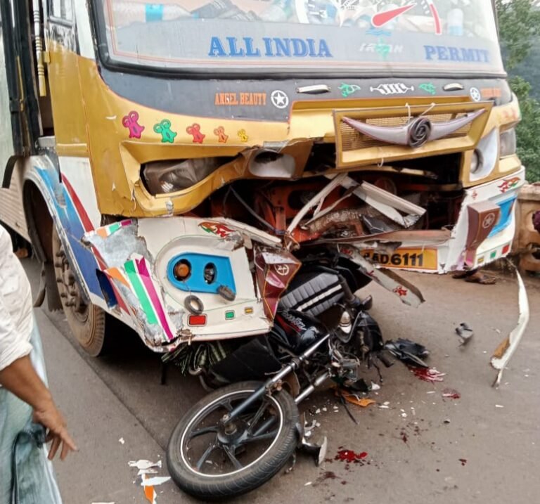 मालवाहू ट्रकची दुचाकीला धडक; एकजण ठार